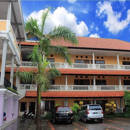 Baru Dua Beach Hotel บันยูวังงี ภายนอก รูปภาพ