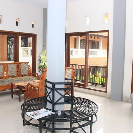 Baru Dua Beach Hotel บันยูวังงี ภายนอก รูปภาพ