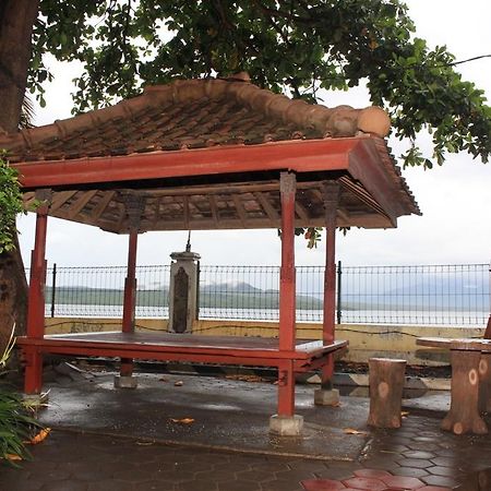 Baru Dua Beach Hotel บันยูวังงี ภายนอก รูปภาพ