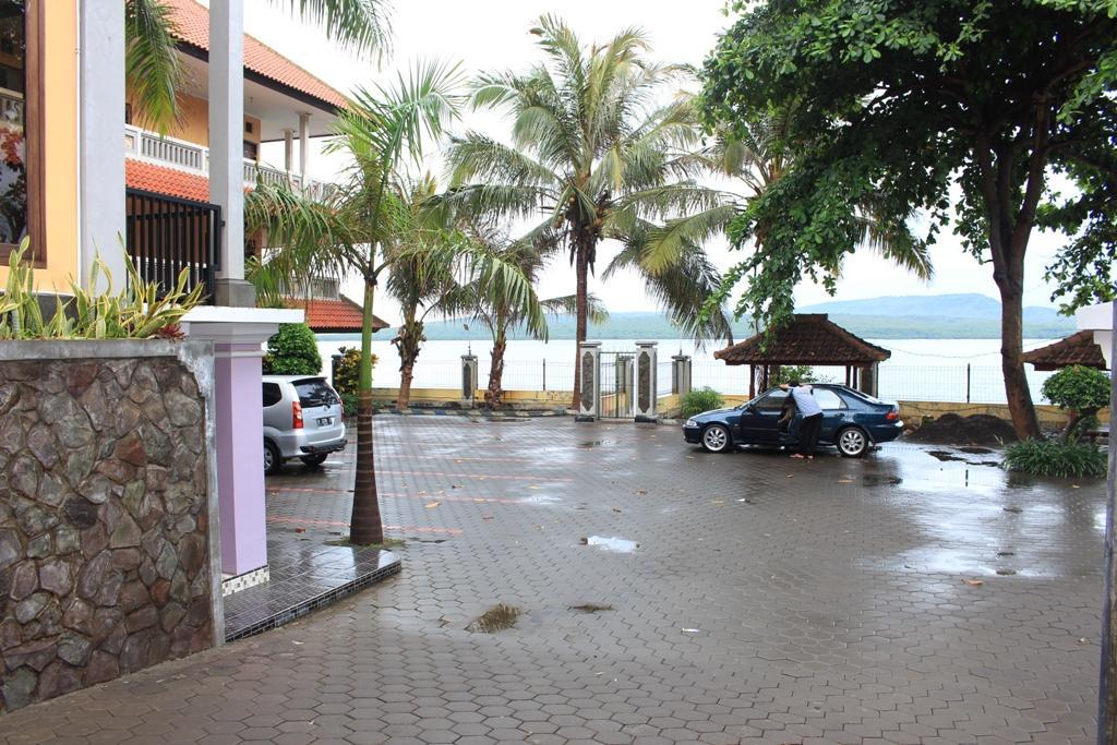 Baru Dua Beach Hotel บันยูวังงี ภายนอก รูปภาพ